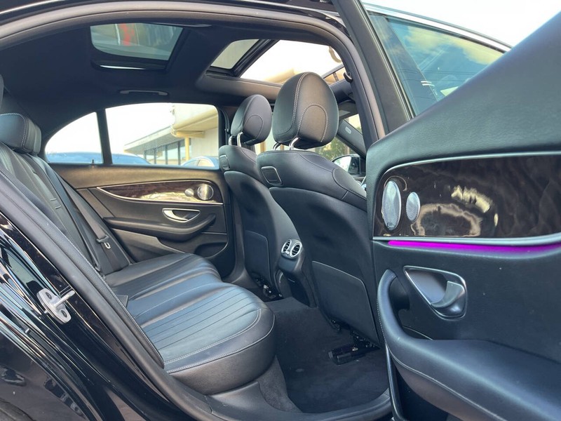 Mercedes-Benz E-Class Vehicle Image 10
