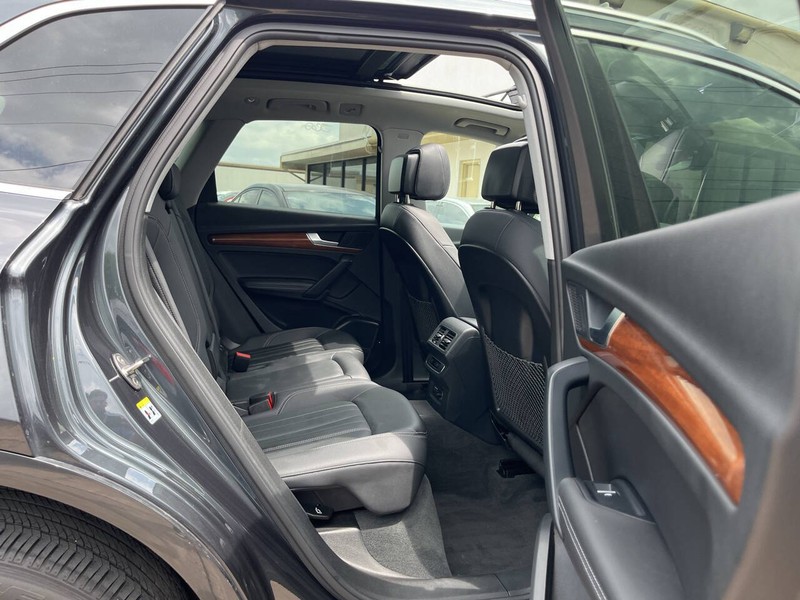 Audi Q5 Vehicle Image 10