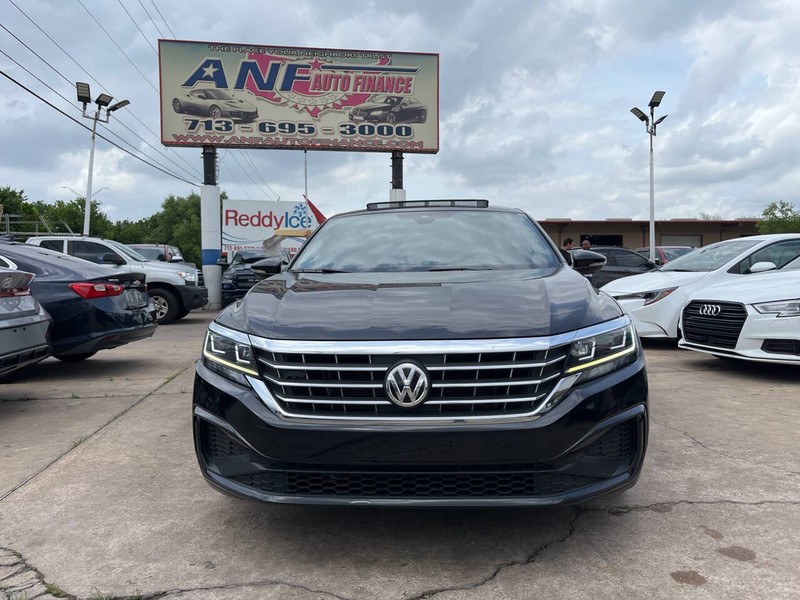 Volkswagen Passat Vehicle Image 02