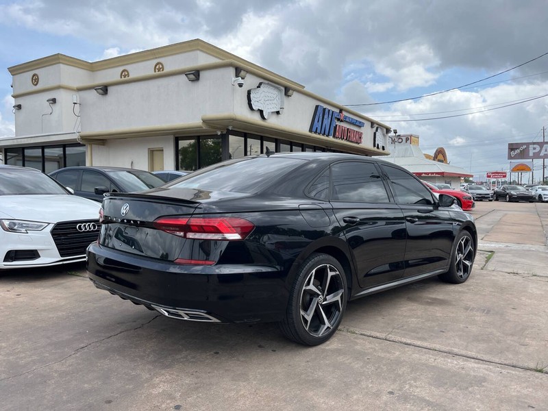 Volkswagen Passat Vehicle Image 05