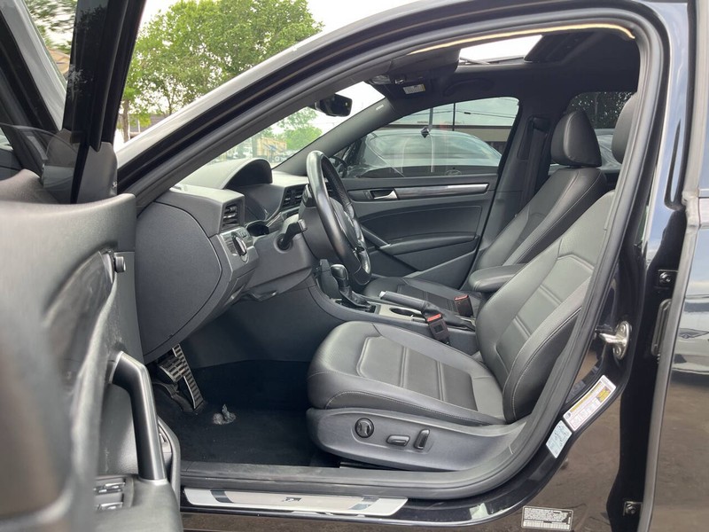 Volkswagen Passat Vehicle Image 07