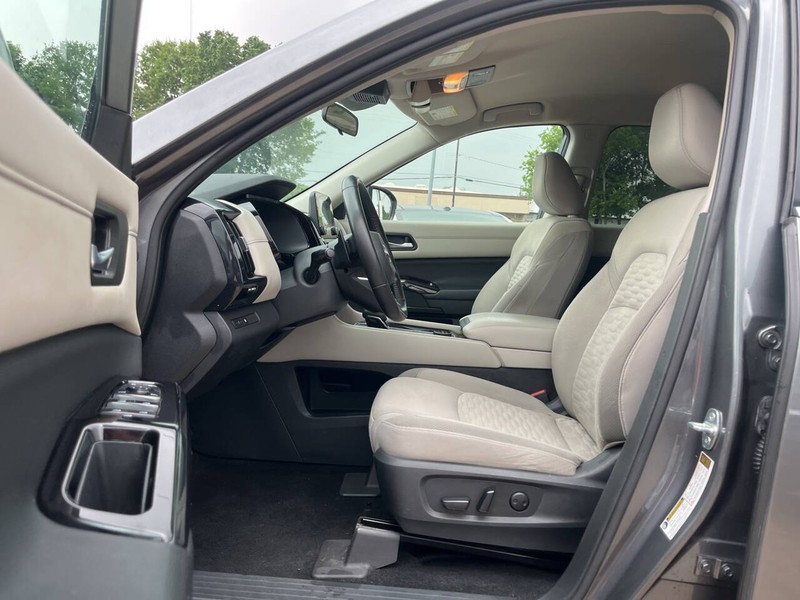 Nissan Pathfinder Vehicle Image 07