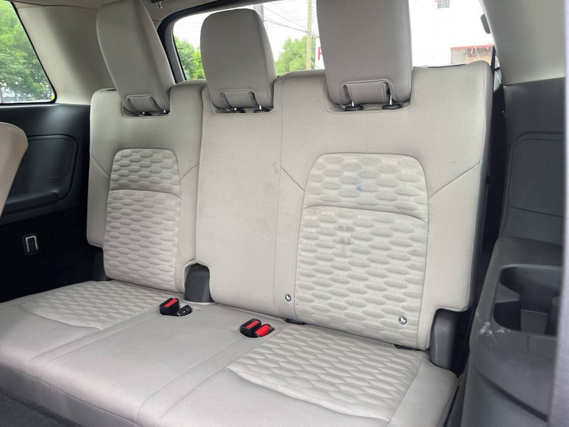Nissan Pathfinder Vehicle Image 09