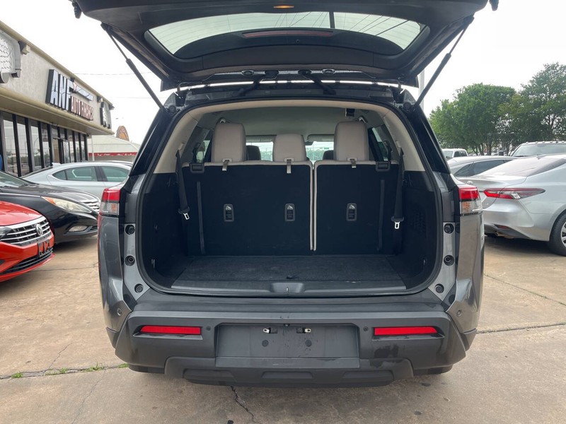 Nissan Pathfinder Vehicle Image 10