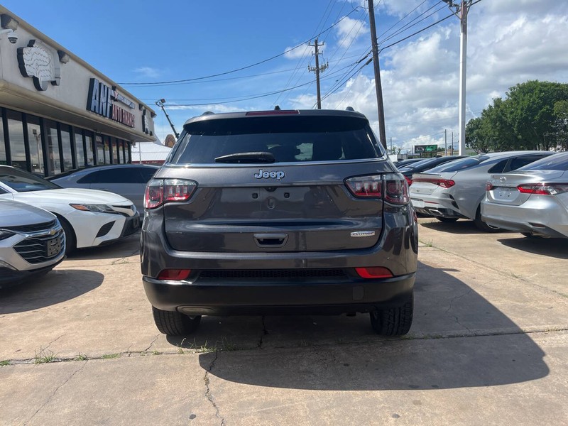 Jeep Compass Vehicle Image 04