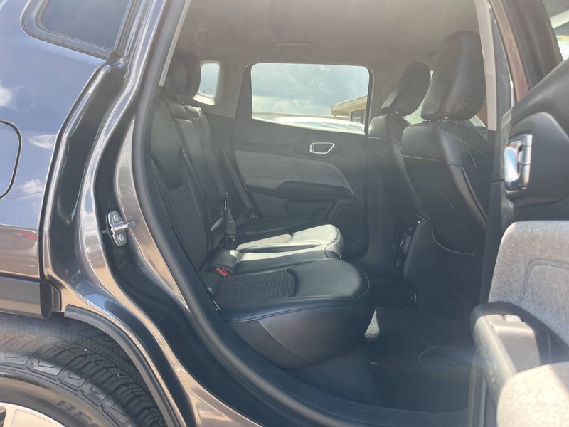 Jeep Compass Vehicle Image 09