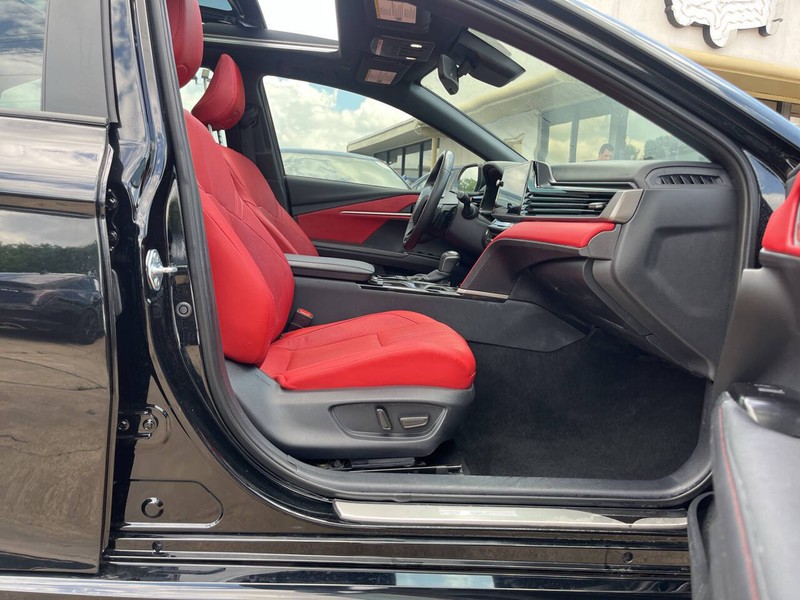 Toyota Camry Vehicle Image 11