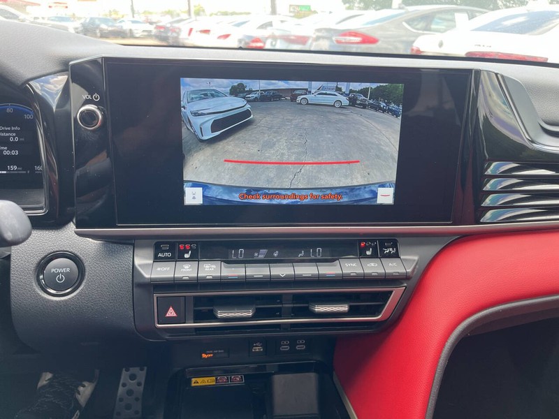 Toyota Camry Vehicle Image 12