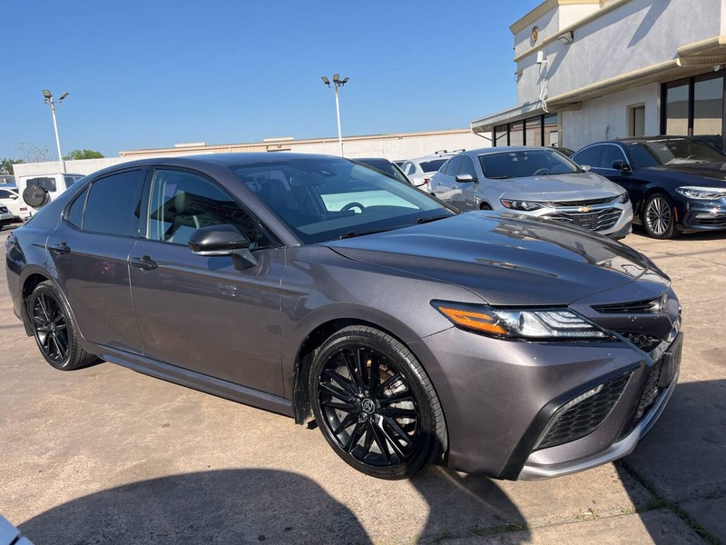Toyota Camry Vehicle Image 03