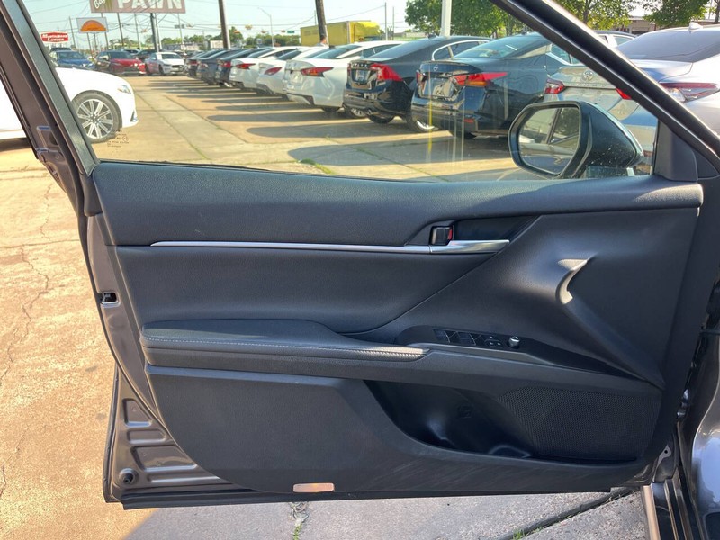 Toyota Camry Vehicle Image 07