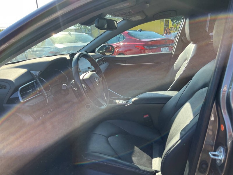 Toyota Camry Vehicle Image 09
