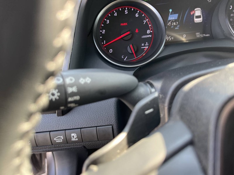 Toyota Camry Vehicle Image 11