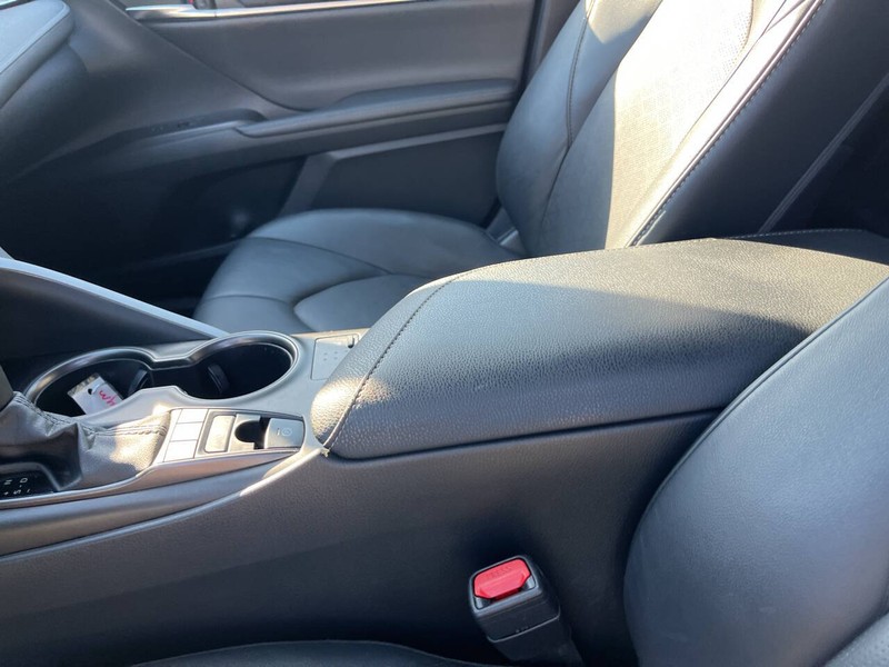 Toyota Camry Vehicle Image 15