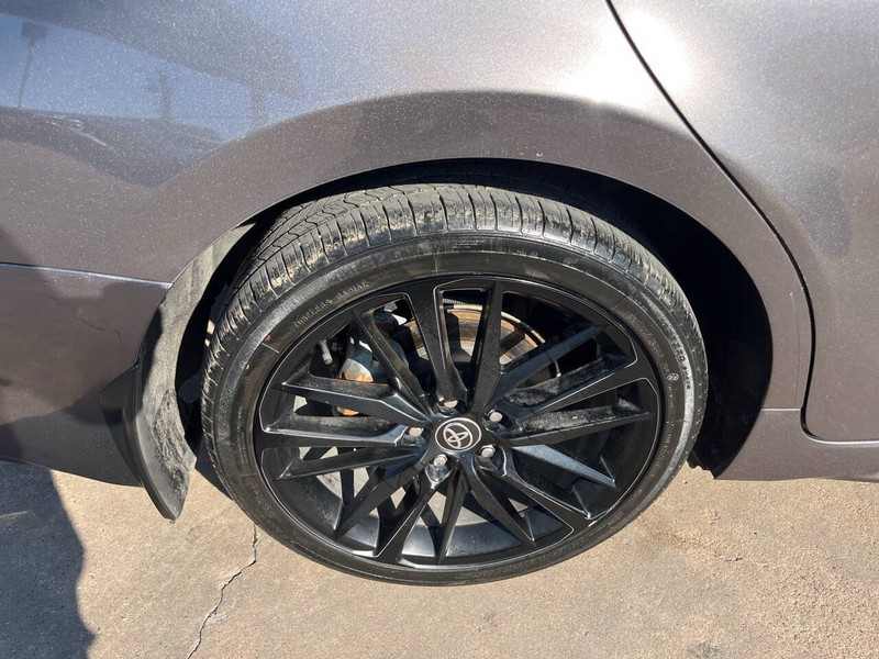 Toyota Camry Vehicle Image 21