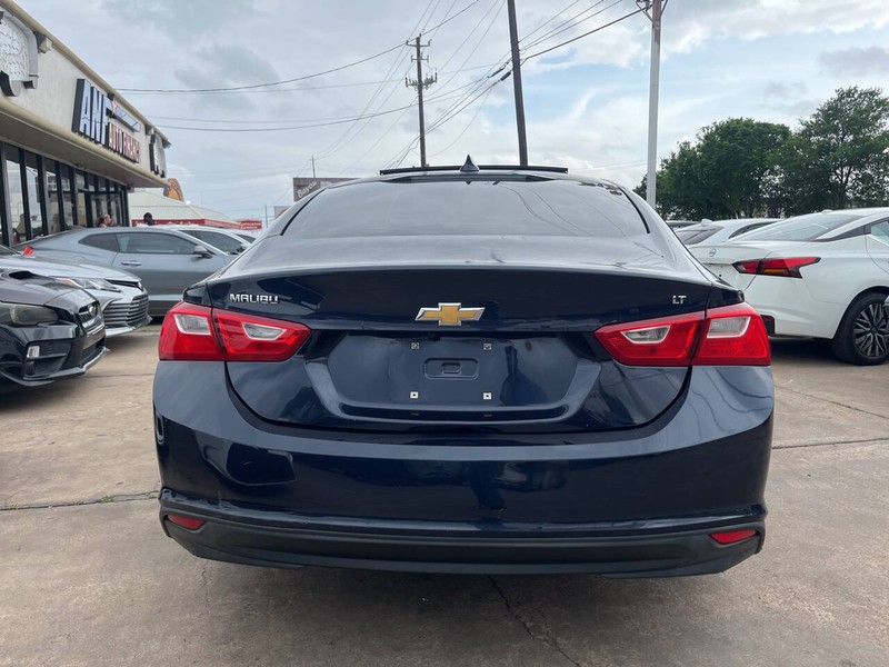 Chevrolet Malibu Vehicle Image 04