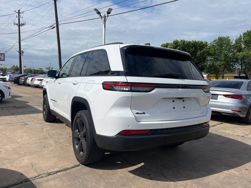 Jeep Grand Cherokee Vehicle Image 03