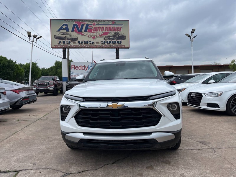 Chevrolet Trailblazer Vehicle Image 02