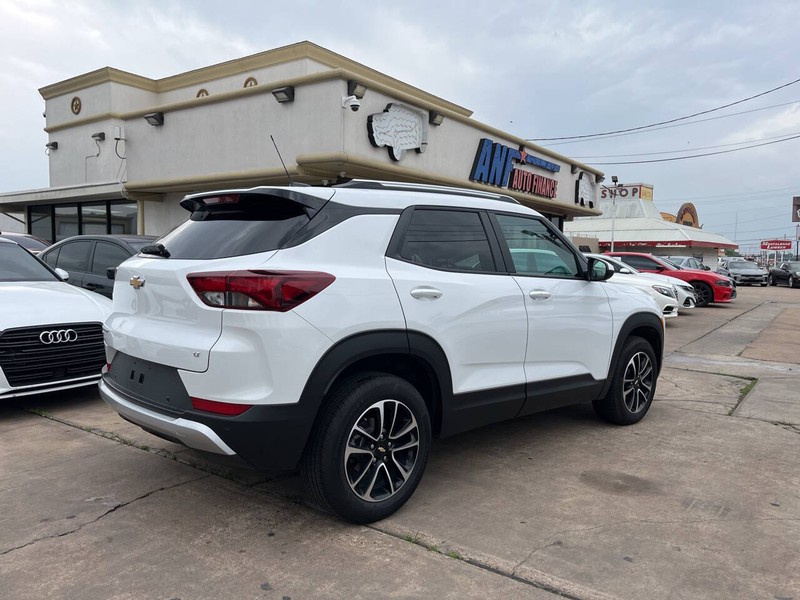 Chevrolet Trailblazer Vehicle Image 05