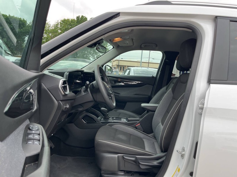 Chevrolet Trailblazer Vehicle Image 07