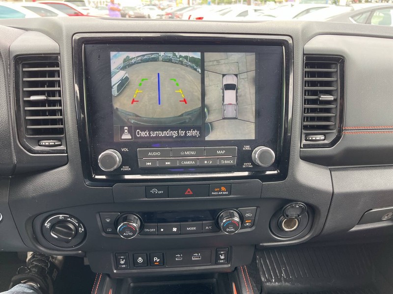 Nissan Frontier Vehicle Image 11