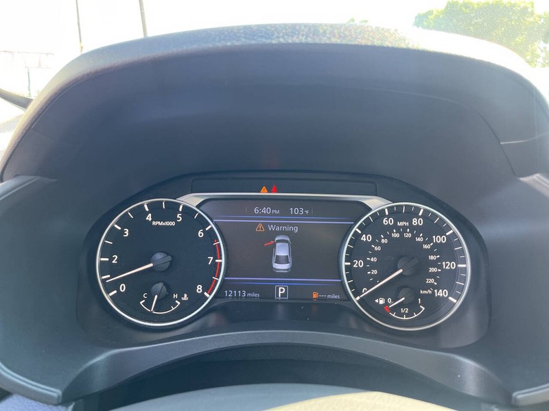 Nissan Altima Vehicle Image 08