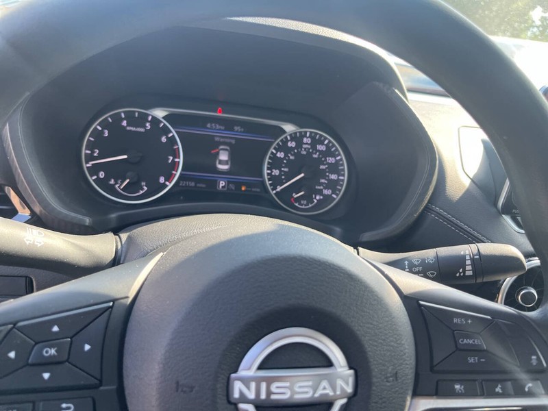 Nissan Sentra Vehicle Image 08