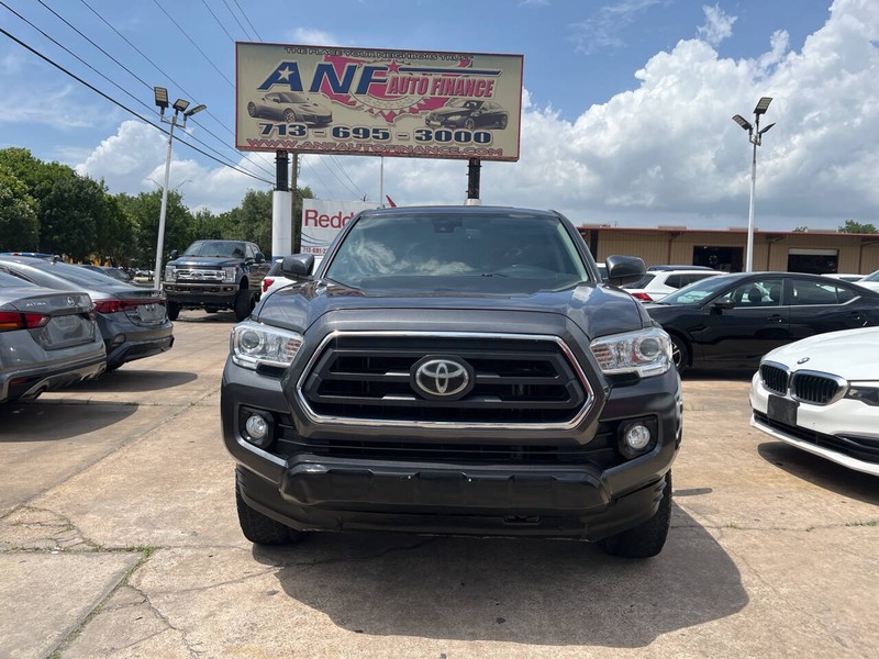 Toyota Tacoma 4WD Vehicle Image 02