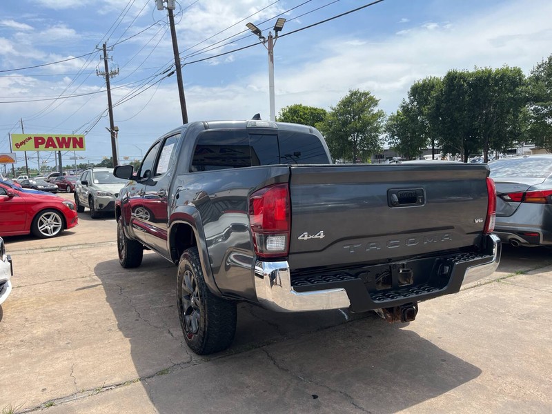Toyota Tacoma 4WD Vehicle Image 03