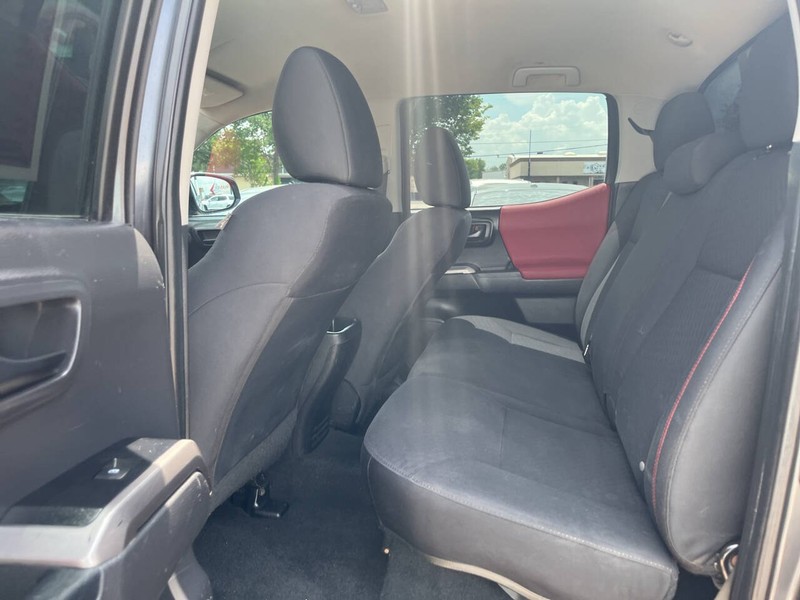 Toyota Tacoma 4WD Vehicle Image 08