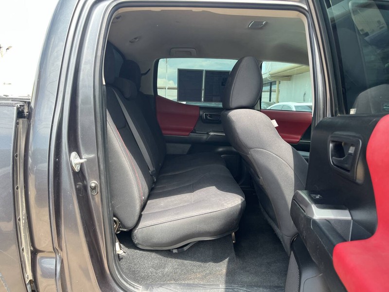 Toyota Tacoma 4WD Vehicle Image 10