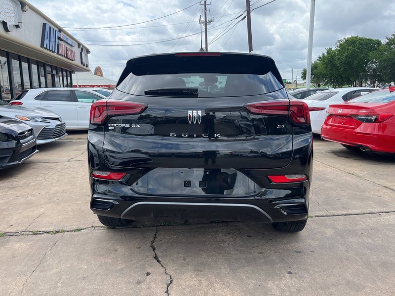 Buick Encore GX Vehicle Image 04