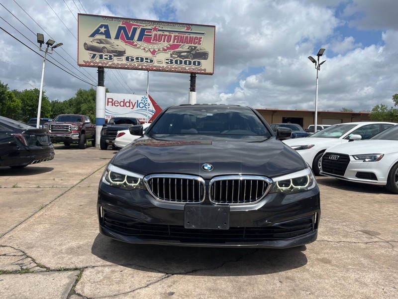 BMW 5 Series Vehicle Image 02