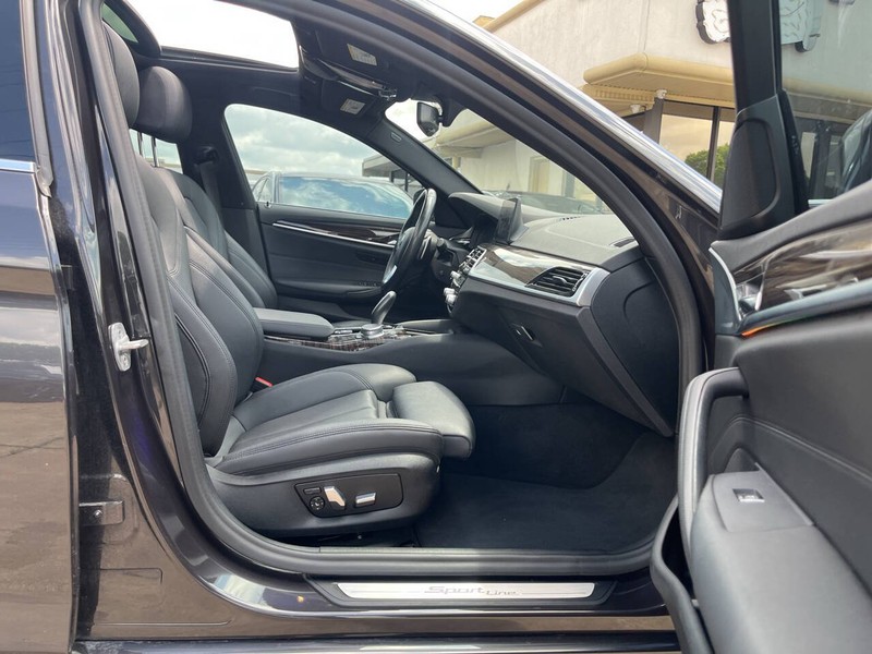 BMW 5 Series Vehicle Image 12