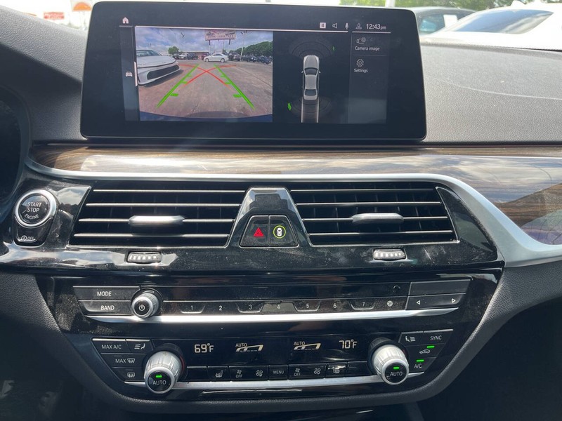 BMW 5 Series Vehicle Image 14