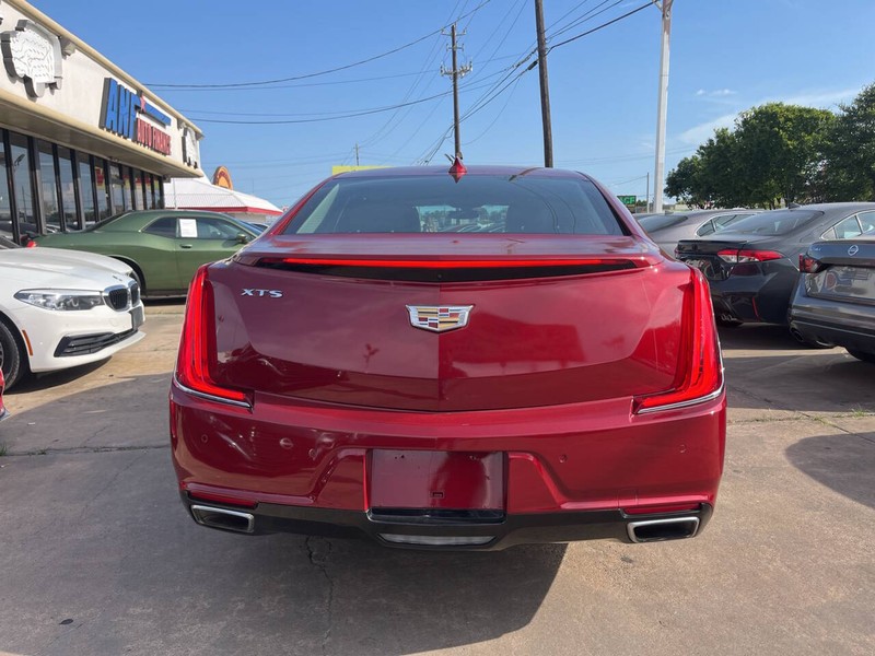 Cadillac XTS Vehicle Image 06