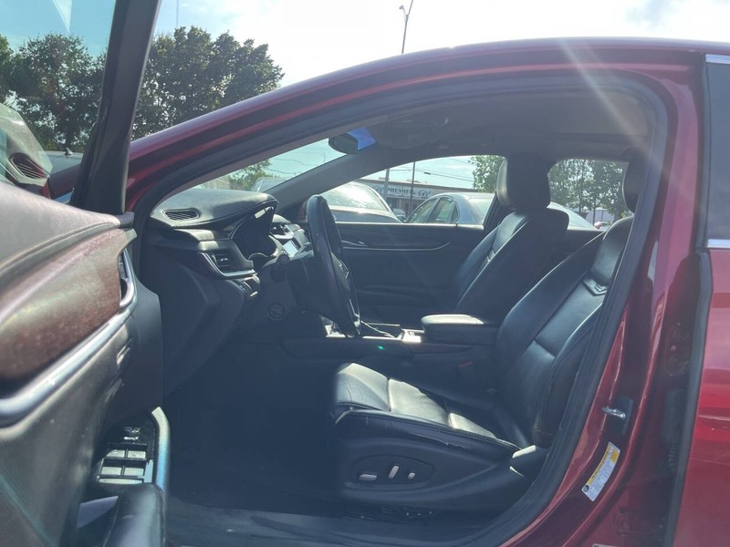 Cadillac XTS Vehicle Image 09