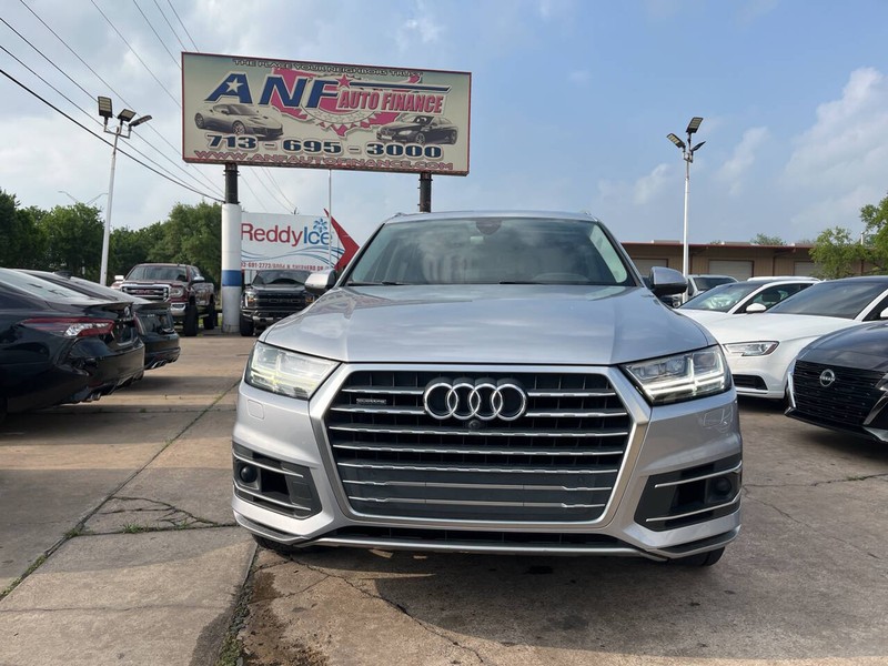 Audi Q7 Vehicle Image 02