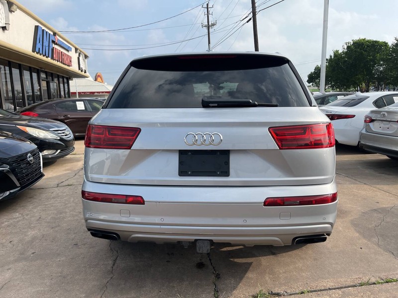 Audi Q7 Vehicle Image 04