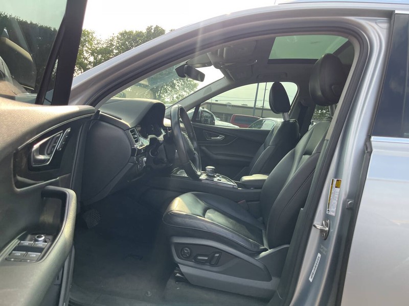 Audi Q7 Vehicle Image 07