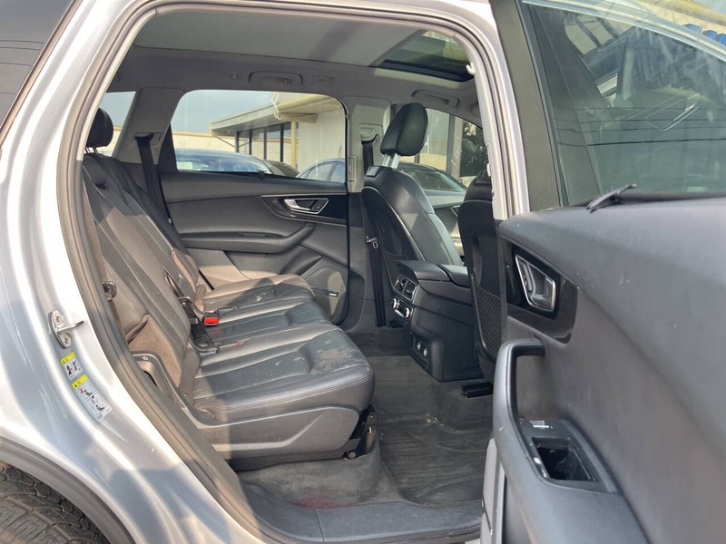 Audi Q7 Vehicle Image 11