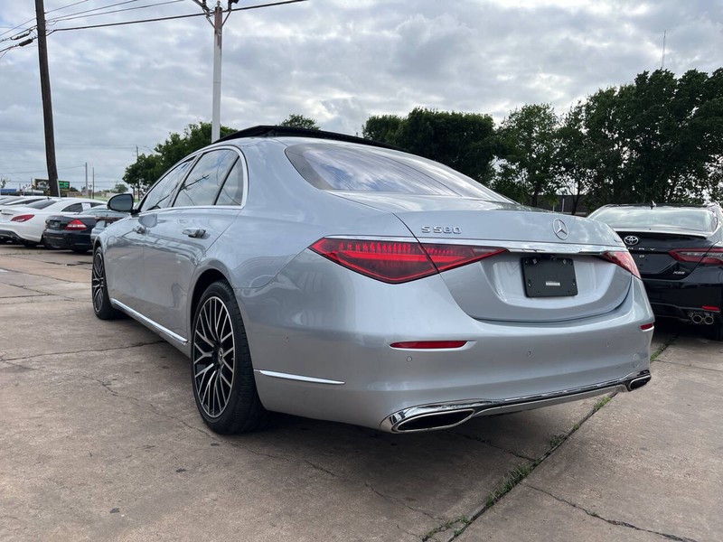 Mercedes-Benz S-Class Vehicle Image 02