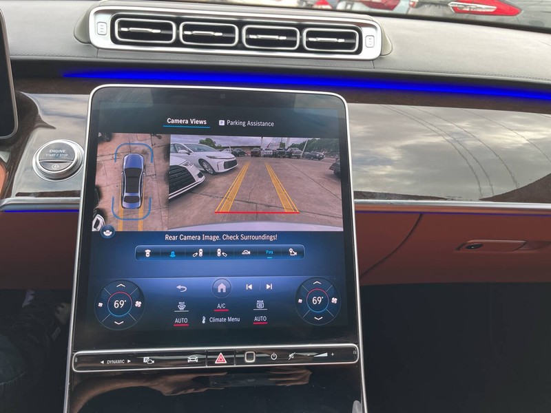 Mercedes-Benz S-Class Vehicle Image 12