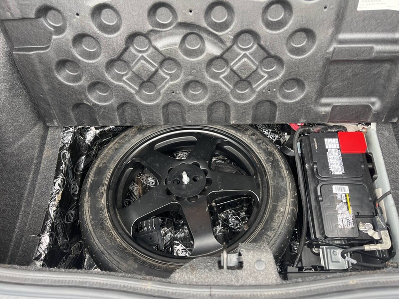 Dodge Challenger Vehicle Image 12