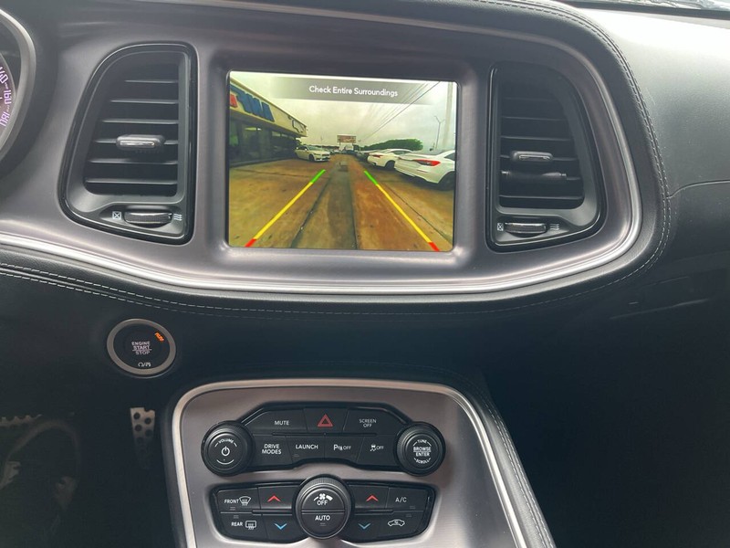 Dodge Challenger Vehicle Image 16
