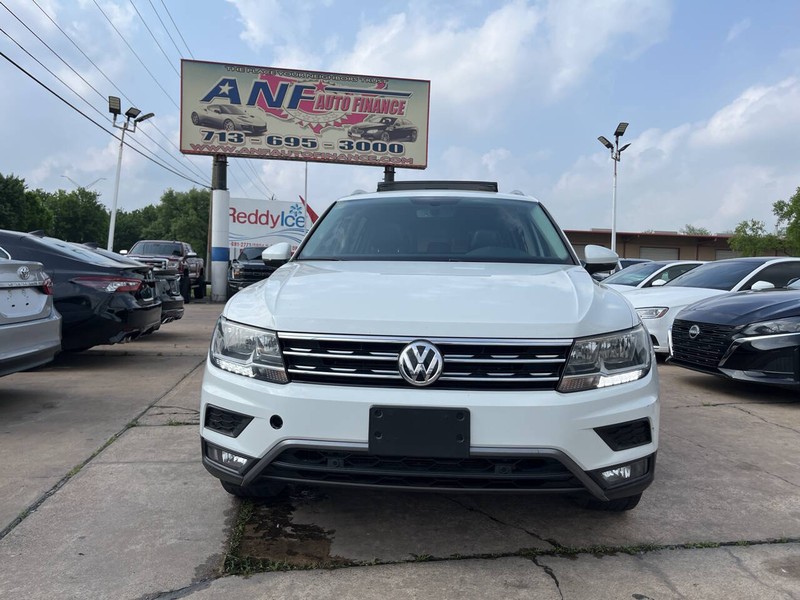 Volkswagen Tiguan Vehicle Image 02