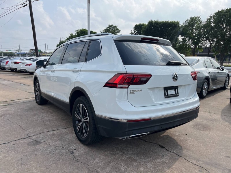 Volkswagen Tiguan Vehicle Image 03