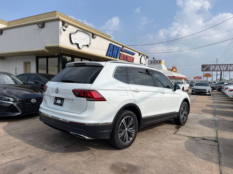 Volkswagen Tiguan Vehicle Image 05