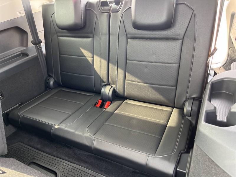 Volkswagen Tiguan Vehicle Image 09