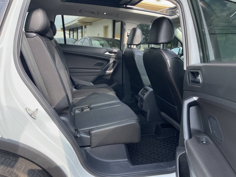Volkswagen Tiguan Vehicle Image 11