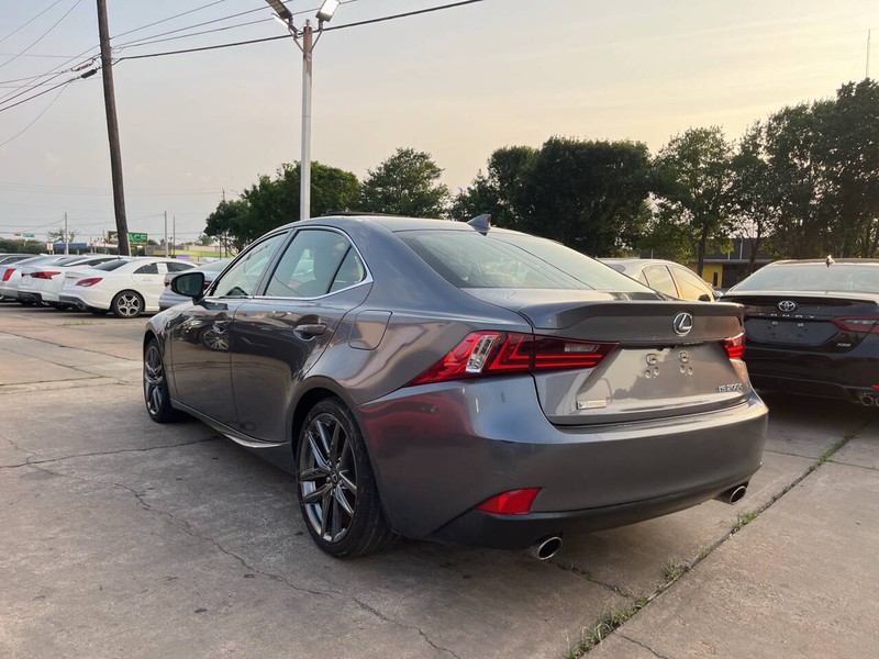 Lexus IS 200t Vehicle Image 03